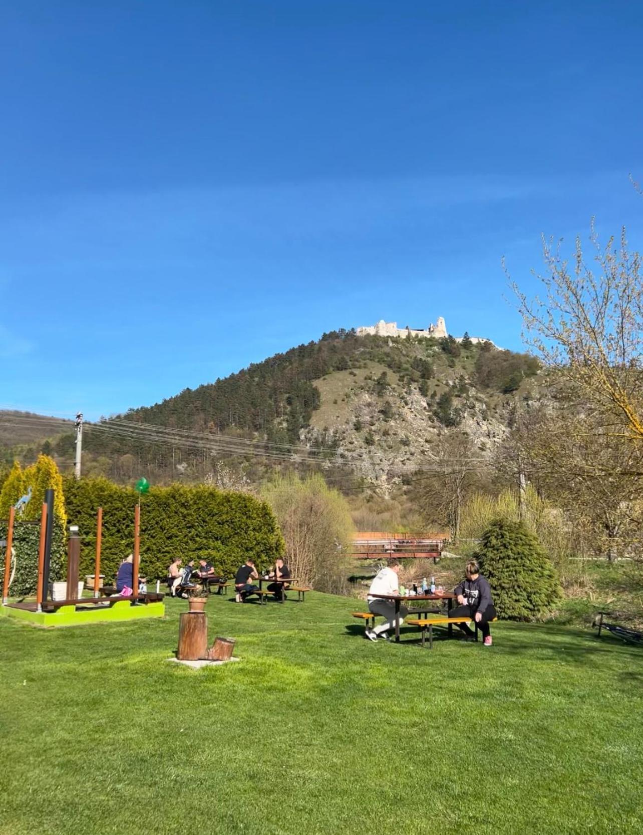 Hostinec Vo Visnovom Stará Turá Exteriér fotografie