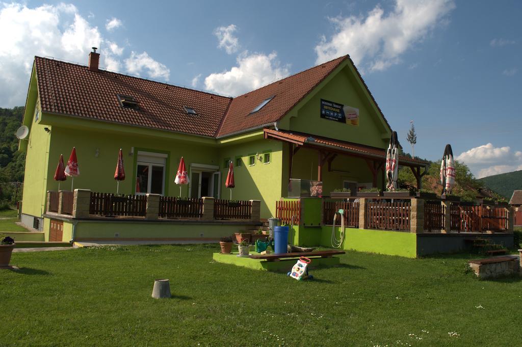 Hostinec Vo Visnovom Stará Turá Exteriér fotografie